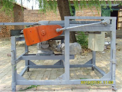 推瓶機(jī) 雙臂式推瓶機(jī) 玻璃瓶推瓶機(jī) 玻璃機(jī)械推瓶機(jī) 山東推瓶機(jī) 帶有變頻器的推瓶機(jī)