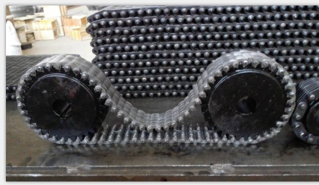 Toothed chain used on pipe bending machine